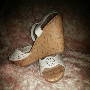 NWT American eagle by payless laser cut wedge
